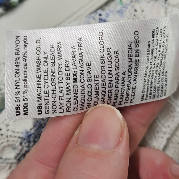 White House Black Market - Gently Worn Snap Button Up Cardigan - XL - Picture 7 of 8